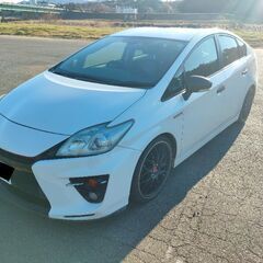 zvw30 プリウス g'sフロントバンパー　車検令和8年7月の画像