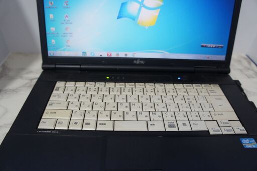 富士通 FUJITSU FMV A561/D 完動品　企業モデルで丈夫で長持ち！