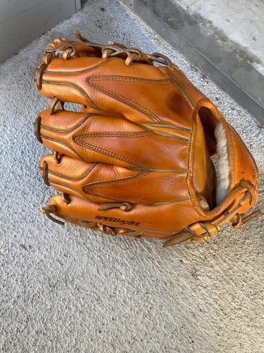 野球グローブ　硬式用　アシックス　内野手