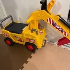 お値下げ　　　アンパンマン　ショベルカー