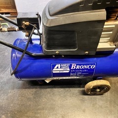 電動コンプレッサー（アネスト岩田）の画像