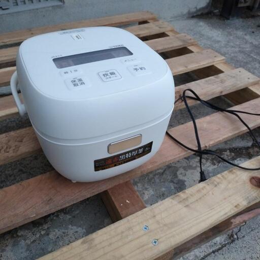 【2023年製】美品　タイガー　3合　炊飯器