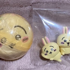 ちいかわねそべりぬいぐるみガチャ うさぎ＋うさぎのフィギア2点