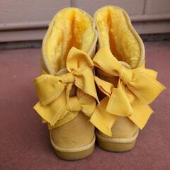 リボンがかわいい冬用ブーツですの画像