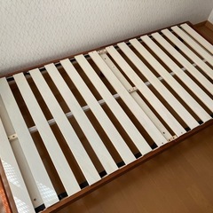 ベッドフレームの画像