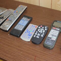 BMBカラオケリモコンや色々まとめての出品です。※全てが詳細不明...