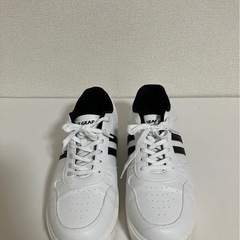 スニーカー美品　27.5-28.0の画像