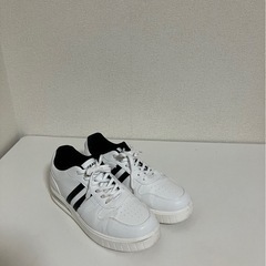 スニーカー美品　27.5-28.0