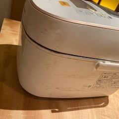 Panasonic炊飯器SR-PW106の画像