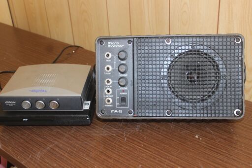 BOSS ボス MA-15AとVictorビクターJX-D77を２個まとめての出品です。※２個とも通電は未確認でございます。御理解のいただける方へ。