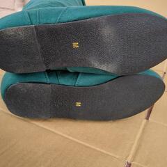 緑色のブーツですの画像