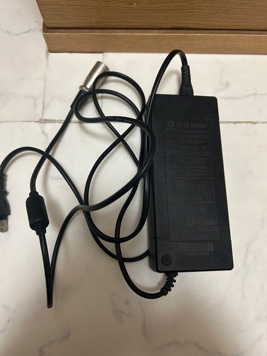 モペット用バッテリー　充電器