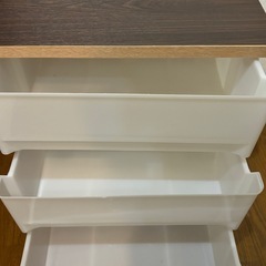 プラスチック製衣類収納の画像