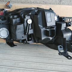 スバルレボーグ左ヘッドライトの画像