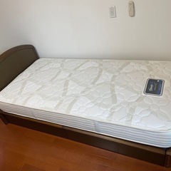 まだあります！シモンズシングルベッド　格安！