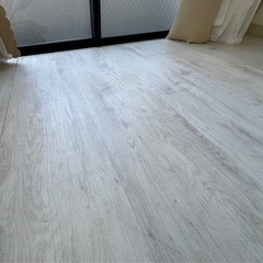 ホワイトのフロアタイル✨25枚の画像