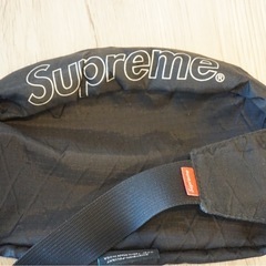 Supreme キルティング ボディバッグ ブラッの画像