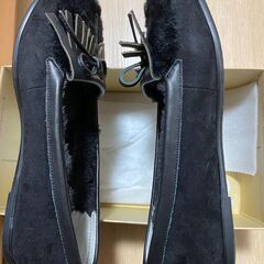 【受け渡し予定者決定のため、問い合わせ不可】＜無料あげます＞【美品】あしながおじさん ふわふわタッセルシューズ（23.5）の画像