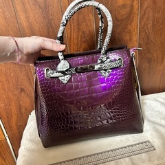 クロコ調　パープル　ハンドバッグ