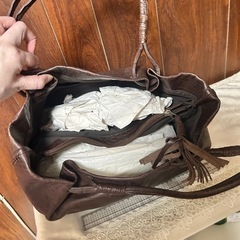ブラウン　大容量ハンドバッグの画像