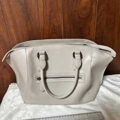 オフホワイト　ハンドバッグ