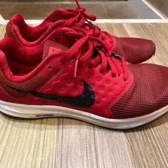 Nike レッド ランニングスニーカー 27cmの画像