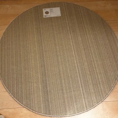 IKEA ADUM ラグ　カーペット　ベージュ　130cmの画像