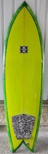サーフボード　デッキパッド&フィン付き