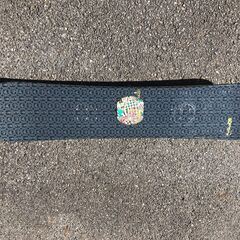 子供用スノーボード板のみ　中古品　１２８の明記あり　