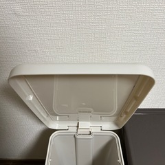 ペダル式ゴミ箱 40L（受け渡し日時が早い方を優先させて頂ております。返信もうちょい待ってください！）の画像
