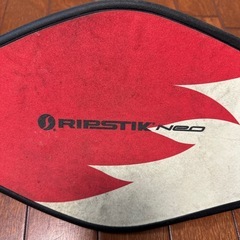 RIPSTIK NEO（リップスティック ネオ）｜レッド×ホワイト｜動作良好・中古美品の画像