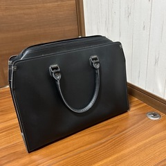 聖カ　女子用学校指定カバンの画像