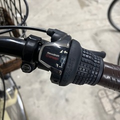 カゴ付き自転車ママチャリ26インチ6段変速の画像