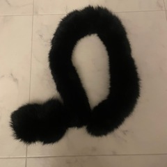 👚リアルファー　マフラー　ポンポン付きブラック　黒