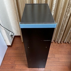 0円で譲ります。
シンプルな3段収納棚｜ダークブラウン｜中古美品の画像