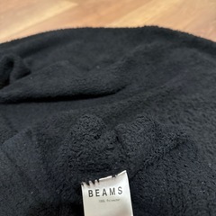 BEAMSニットセーターの画像
