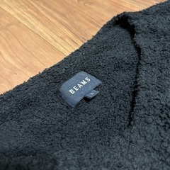 BEAMSニットセーターの画像