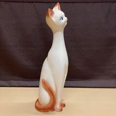 シャムネコの置物（陶磁器）の画像