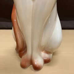 シャムネコの置物（陶磁器）の画像