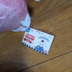 大きなぬいぐるみ　シナモンロール　の画像