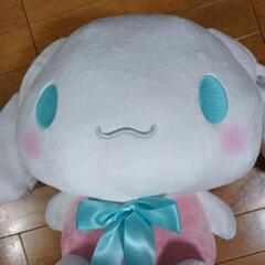 大きなぬいぐるみ　シナモンロール　の画像