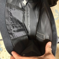黒のトートバッグの画像
