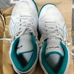 バスケットシューズ　22.5センチ