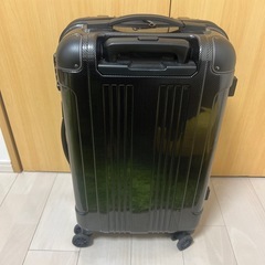 スーツケース