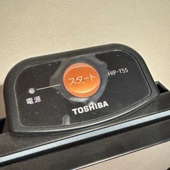 TOSHIBA製のズボンプレッサー（未使用品）の画像