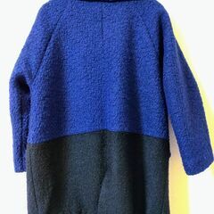 チェスターコート ショート丈　長袖　アーバンリサーチ　KBF  オーバーサイズ　ブルー　ブラック　シンプル　切り替え　かっこいいの画像