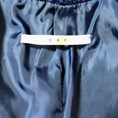 チェスターコート ショート丈　長袖　アーバンリサーチ　KBF  オーバーサイズ　ブルー　ブラック　シンプル　切り替え　かっこいいの画像