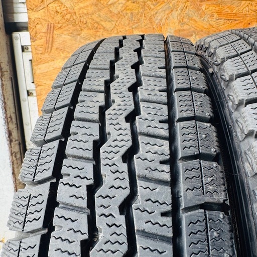 バリ山　DUNLOP ダンロップ　SV01 145R12 6PR LT スタッドレス　タイヤ　2020年〜2021年製　12インチ
