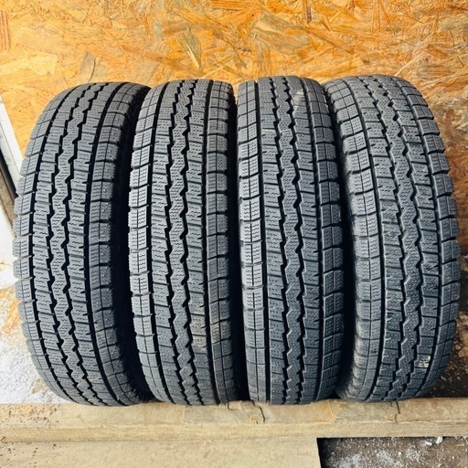 バリ山　DUNLOP ダンロップ　SV01 145R12 6PR LT スタッドレス　タイヤ　2020年〜2021年製　12インチ