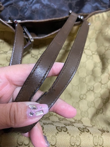 Gucciのキャンバスバッグ